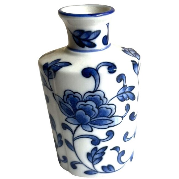 Pier 1 Imports Vase Vintage 80s Ceramic Mini Single Flower Bud White Blue Floral - Picture 1 of 4